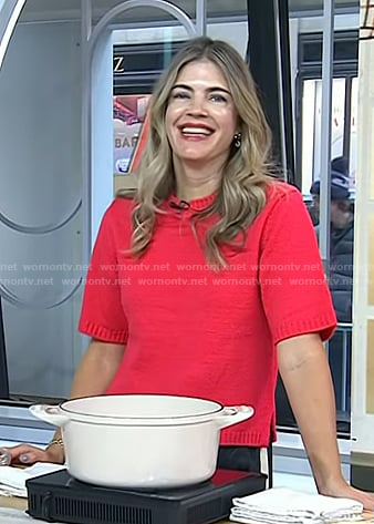 Siri Daly’s red short sleeve tee sweater on Today