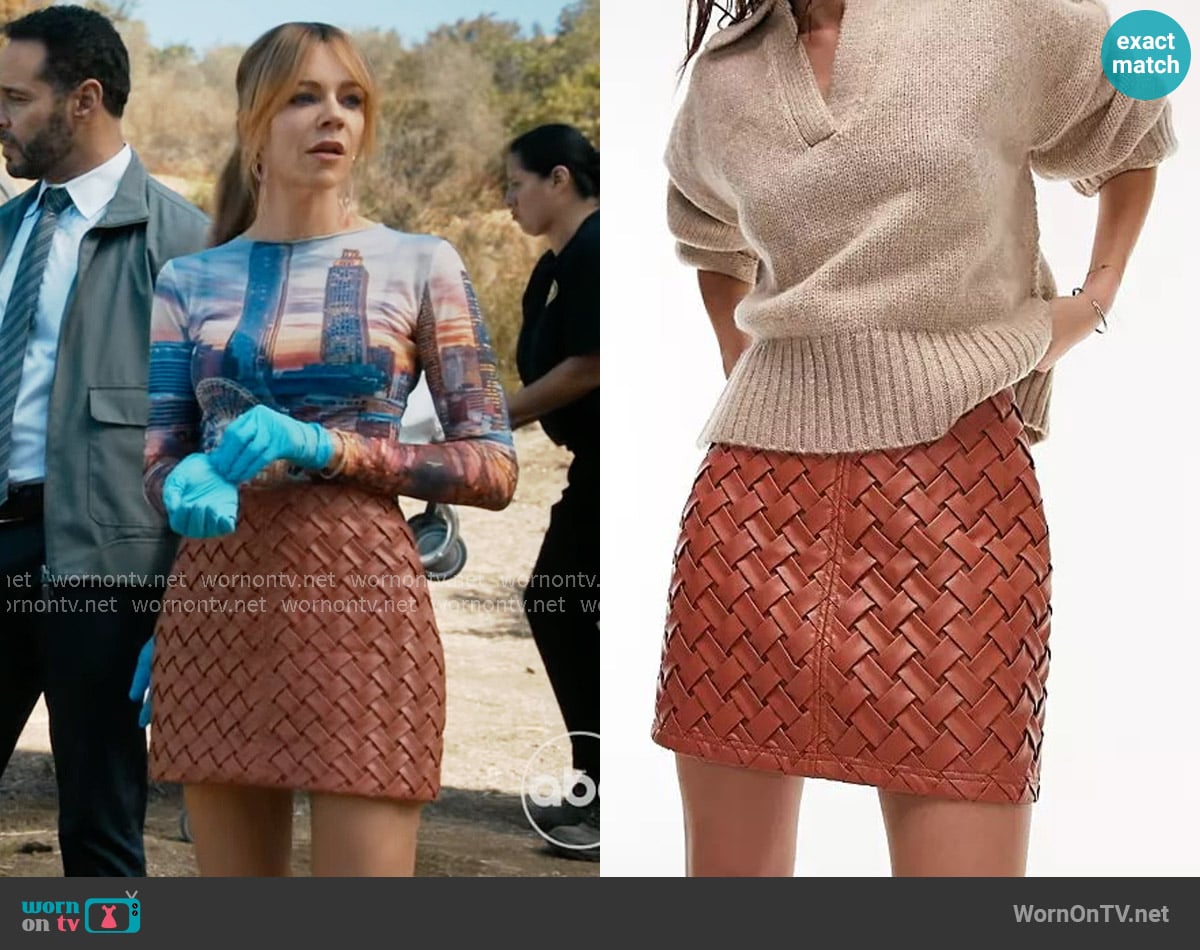 Topshop Premium Weave Mini Skirt in Terracotta worn by Morgan Gillory (Kaitlin Olson) on High Potential