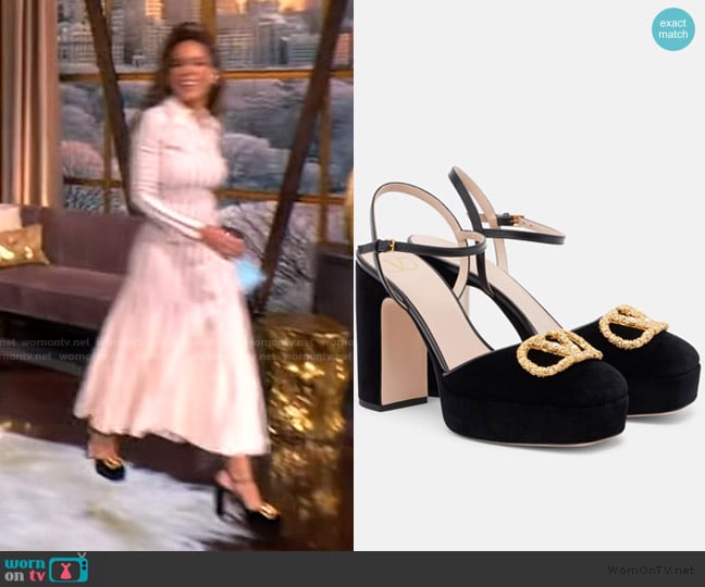 Sunny’s black embellished pumps on The View