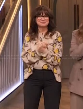 Valerie Bertinelli’s lemon print sweater on The Drew Barrymore Show