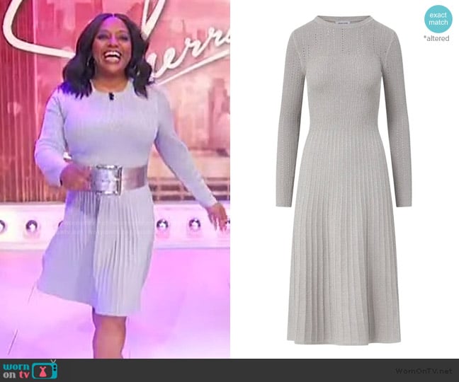Veronica Beard Nami Long Sleeve Knit Sweater Dress worn by Sherri Shepherd on Sherri