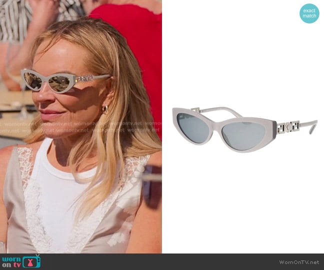 Heather’s grey sunglasses on The Real Housewives of Salt Lake City Heather’s grey sunglasses on The Real Housewives of Salt Lake City