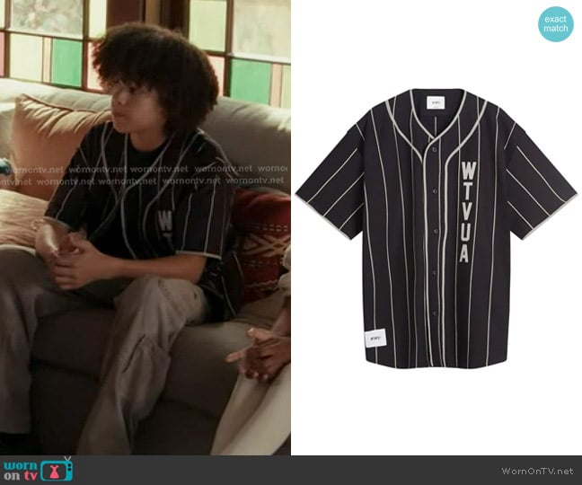Denny’s black striped baseball shirt on 9-1-1 Denny’s black striped baseball shirt on 9-1-1