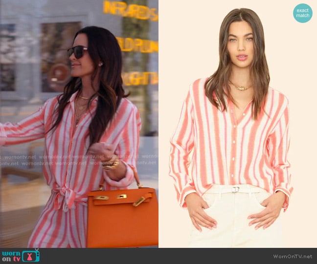 Xirena Scout Shirt in Sunset Pink worn by Kyle Richards on The Real Housewives of Beverly Hills