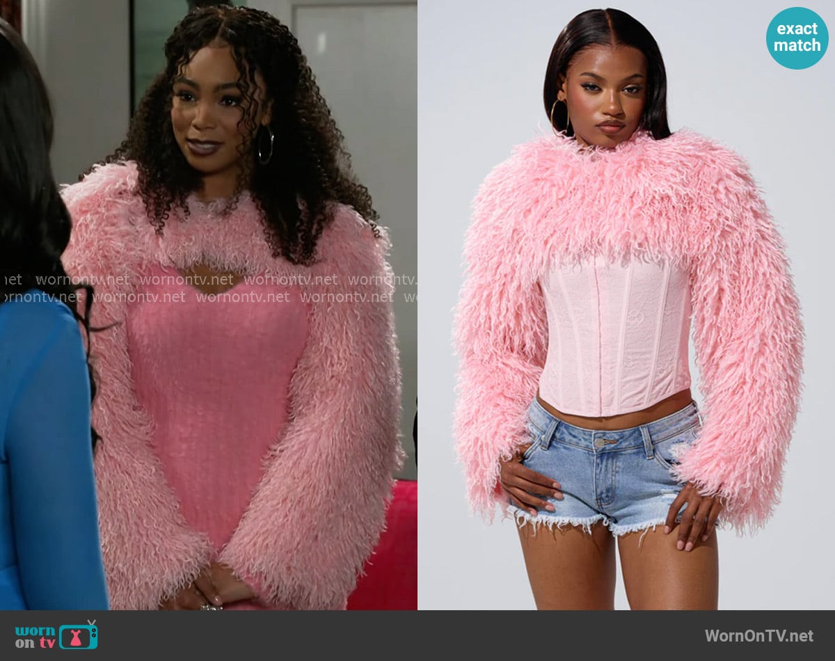 Akira Leila Ultra Crop Faux Fur in Light Pink worn by Chelsea Hamilton (RhonniRose Mantilla) on Beyond the Gates