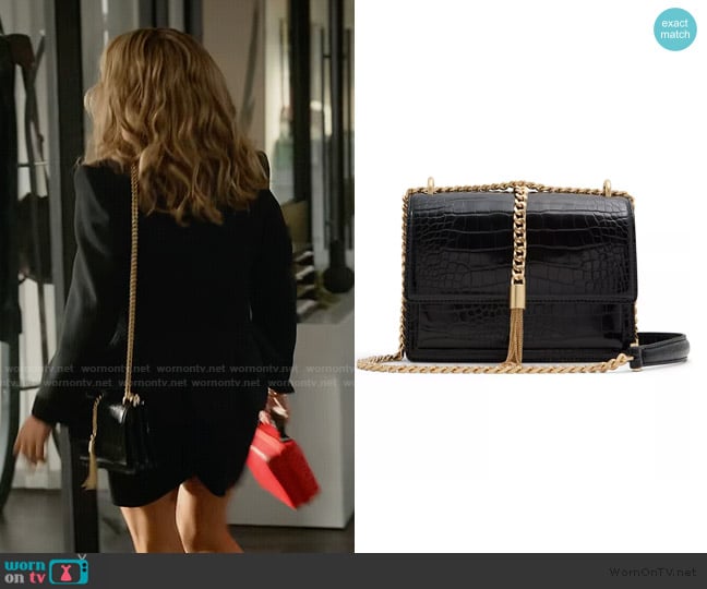Aldo Miyabellx Synthetic Small Crossbody Bag worn by Lorna Crane (Becki Newton) on The Lincoln Lawyer
