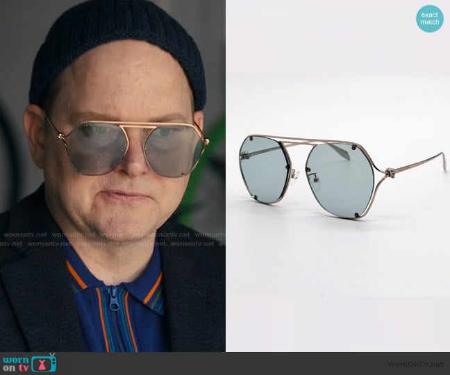 Alexander McQueen AM0367S 003 Sunglasses worn by Tod (Mark Proksch) on The Burbs