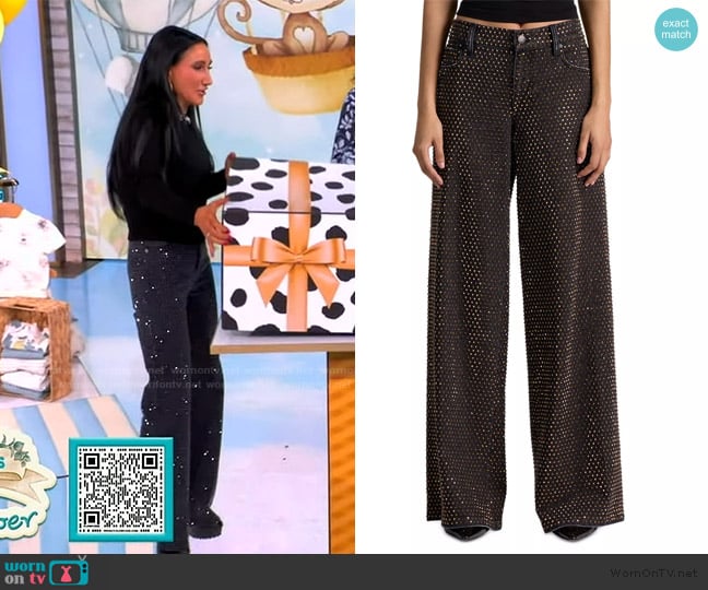 Alice + Olivia Amazing Low Rise Embellished Wide Leg Jeans in Den Lack worn by Elizabeth Werner on The View
