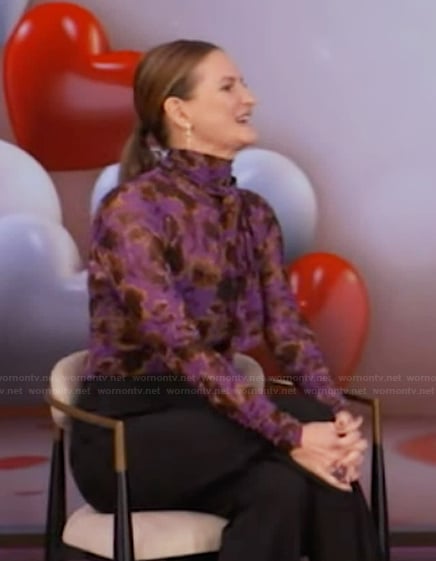 Amy Nofziger’s purple printed turtleneck top on Live with Kelly and Mark