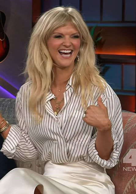 Arden Myrin’s striped blouse and skirt on The Kelly Clarkson Show
