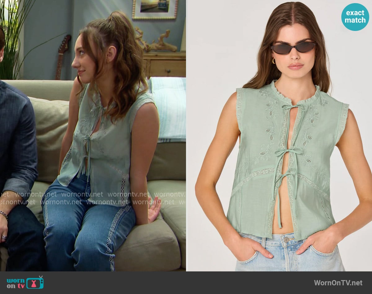 Dylan’s sage green tie front top on The Bold and the Beautiful