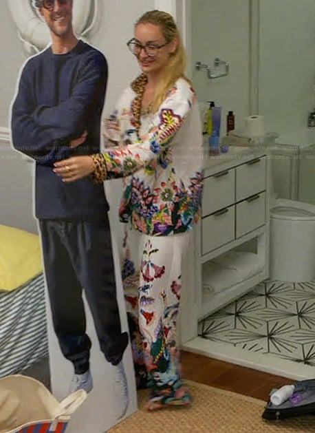 Bailey's white floral print pajama set on Summer House
