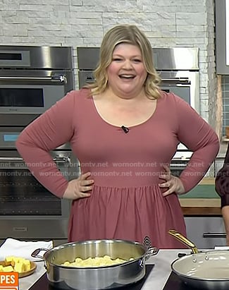 Danielle Kartes’s pink long sleeve dress on Today