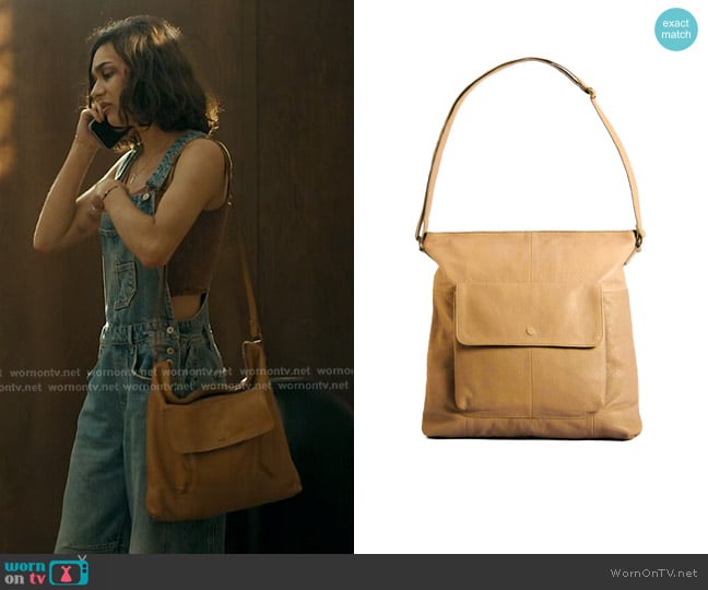 Day & Mood Malou Snap Pocket Utility Crossbody Bag in Camel worn by Ariana Medina (Paulina Chavez) on Landman