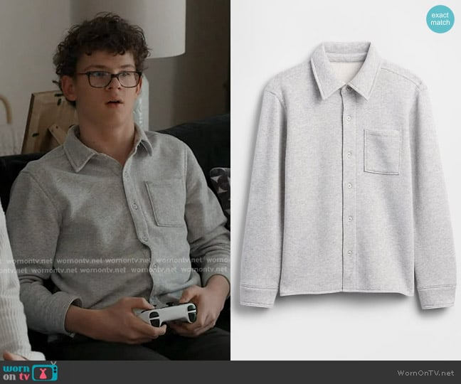 Gap Kids Cozy Button-Front Shirt in Grey Heather worn by Christopher Diaz  (Gavin McHugh) on 9-1-1