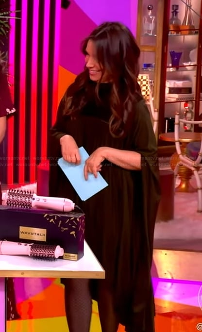 Gretta Monahan’s green pleated drape dress on The View