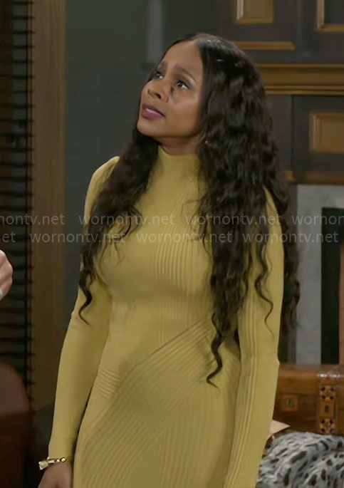 Hayley’s yellow rib knit midi dress on Beyond the Gates