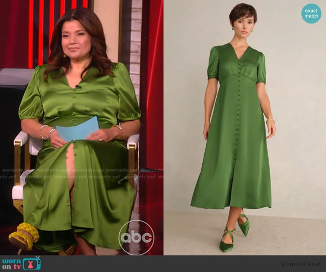 Ana’s green satin dress on The View