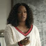 Izzy’s white cable knit cropped sweater on The Lincoln Lawyer
