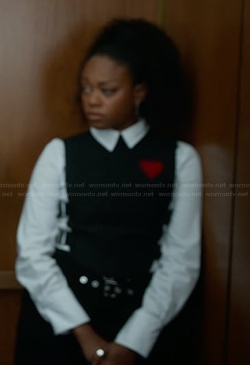 Izzy's black heart patch vest on The Lincoln Lawyer