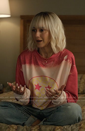Jeanine's pink smiley face print top on The Lincoln Lawyer