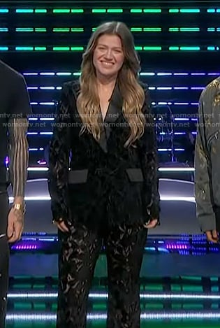 Kelly’s black lace blazer and pants on The Voice