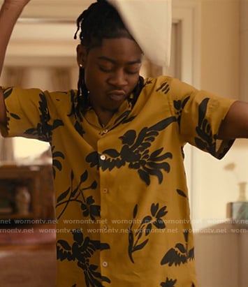Langston's yellow bird print shirt on The Burbs