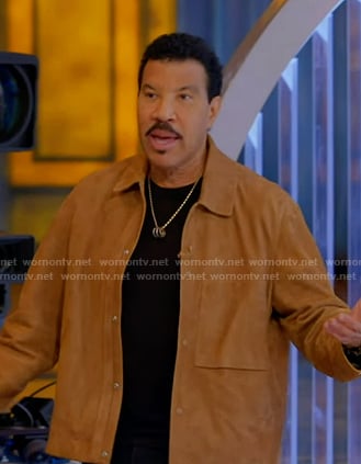 Lionel Richie’s beige suede shirt jacket on American Idol