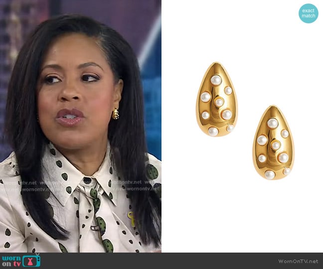 Lisi Lerch Mila Hoop Earring in Gold & Pearl worn by Sheinelle Jones on Today