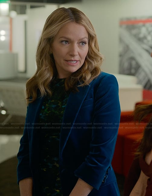 Lorna’s blue velvet blazer on The Lincoln Lawyer