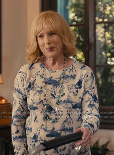 Lynn’s white and blue print sweater on The Burbs