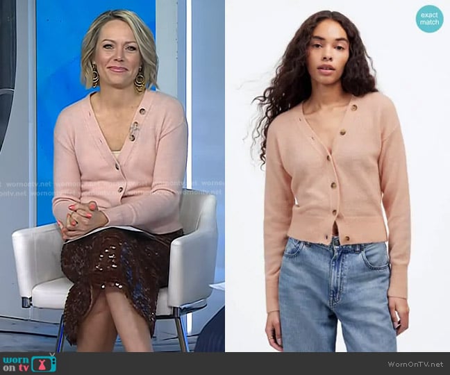 Madewell Alpaca-Blend V-Neck Cardigan in hthr pale blush worn by Dylan Dreyer on Today