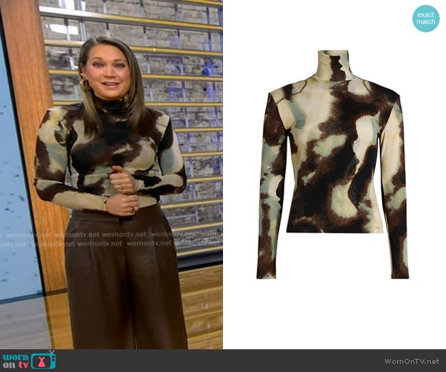 Ginger’s abstract print top on GMA Ginger’s abstract print top on GMA