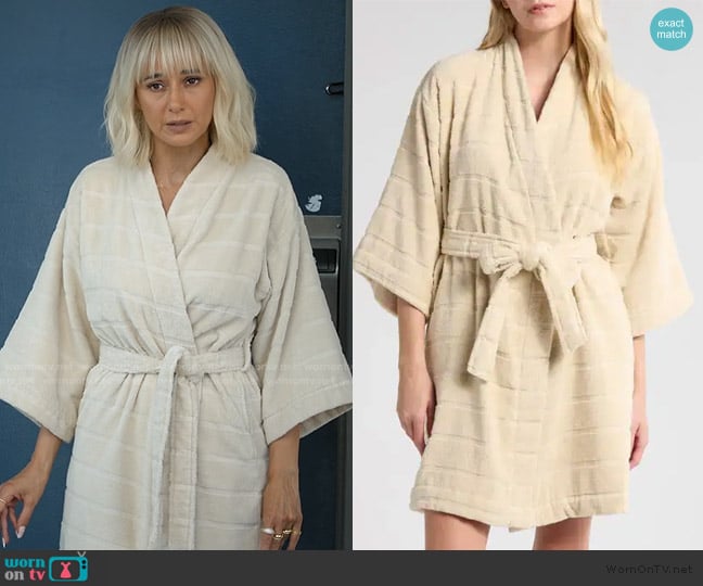 Nordstrom Terry Rib Short Robe worn by Jeanine Ferrigno (Emmanuelle Chriqui) on The Lincoln Lawyer