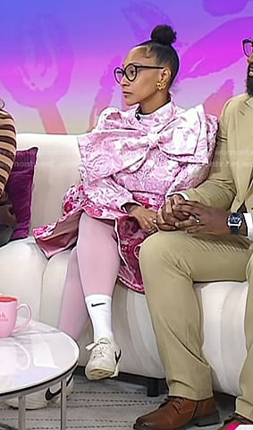 Nova Styles's pink floral bow detail dress on Today