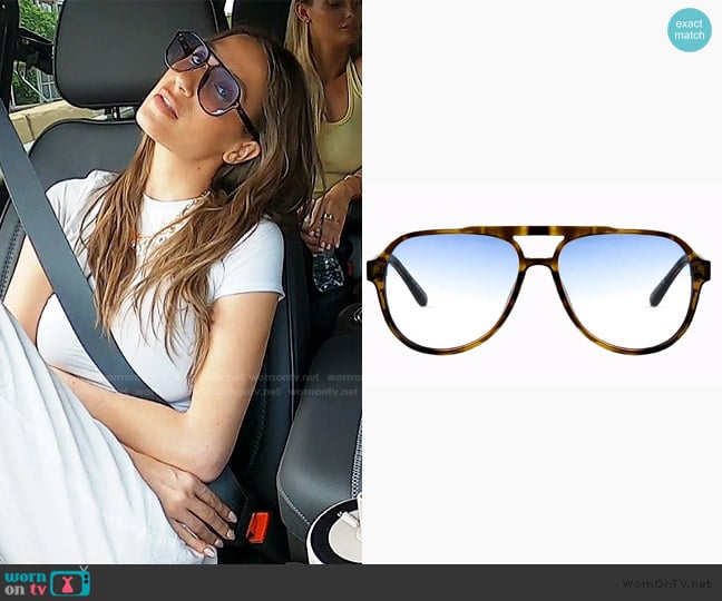 Amanda’s aviator sunglasses on Summer House