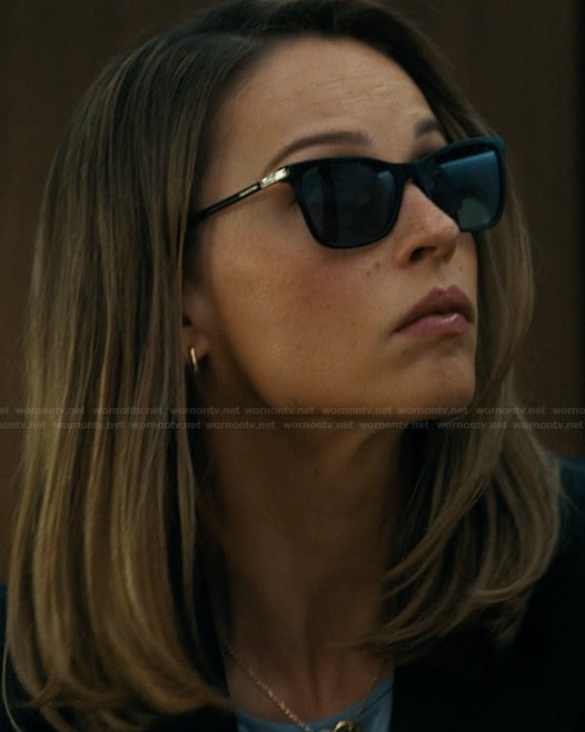 Rebecca's black sunglasses and bag on Landman