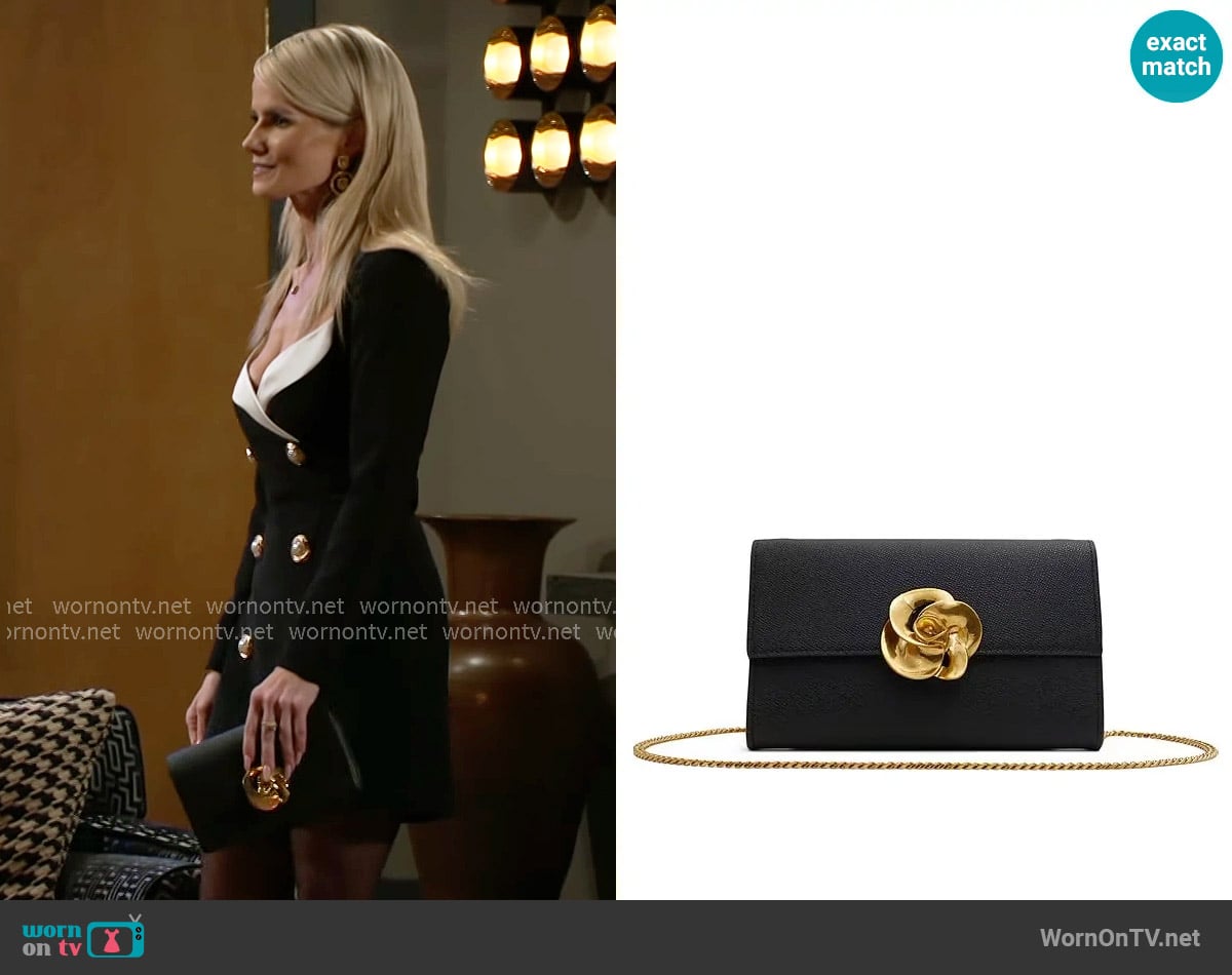 Ted Baker Kira Rose Clutch worn by Vanessa McBride (Lauren Buglioli) on Beyond the Gates
