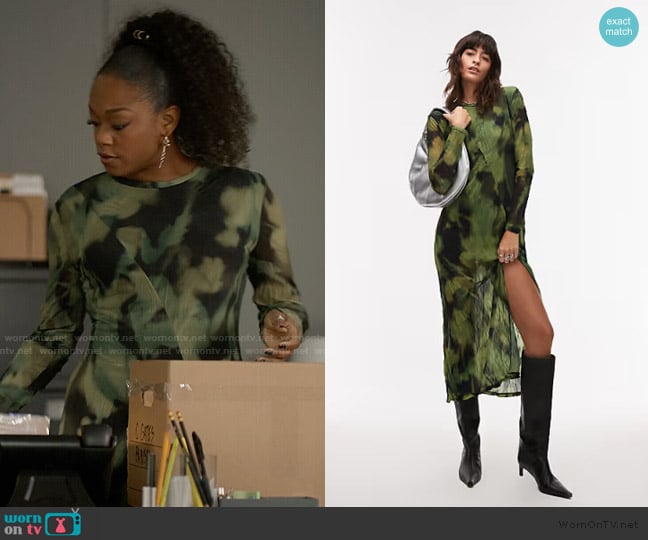 Topshop Blurred floral long sleeve midi dress in green worn by Izzy Letts (Jazz Raycole) on The Lincoln Lawyer