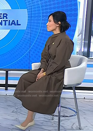 Vicky’s white heel pumps on Today