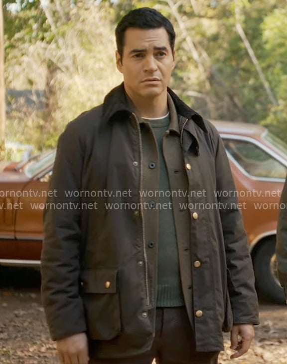 Will’s dark olive jacket on Will Trent