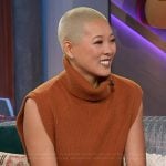 Moonlynn Tsai’s orange turtleneck sweater on The Kelly Clarkson Show
