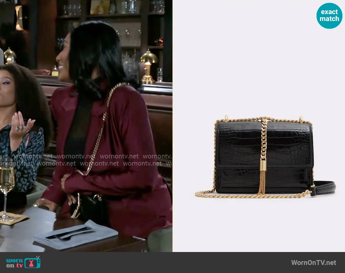 Aldo Miyabellx Bag worn by Dana 'Leslie' Thomas (Trisha Mann-Grant) on Beyond the Gates