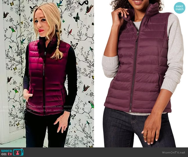 Amazon Essentials Lightweight Water-Resistant Packable Puffer worn by Chassie Post on Today