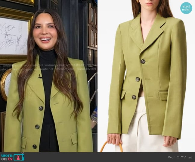 Olivia Munn’s green blazer on GMA Olivia Munn’s green blazer on GMA