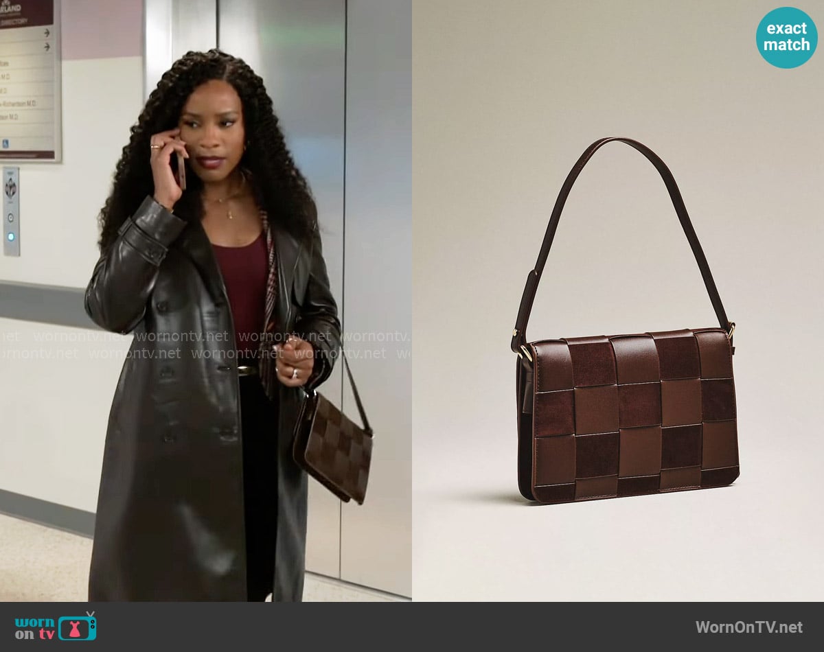 Naomi’s brown woven bag on Beyond the Gates