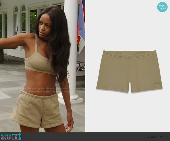 Aritzia Cozy Sweatfleece Boyfriend Lo-Rise Mini Short worn by Ciara Miller on Summer House