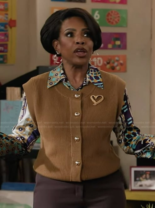 Barbara's beige button vest on Abbott Elementary