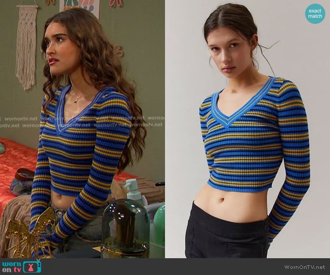 BDG Addison V Neck Ribbed Knit Sweater in Blue worn by Arianna Horton (Marissa Reyes) on Days of our Lives