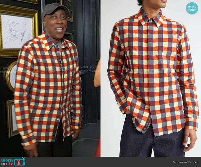 Arsenio Hall’s check button down shirt on GMA
